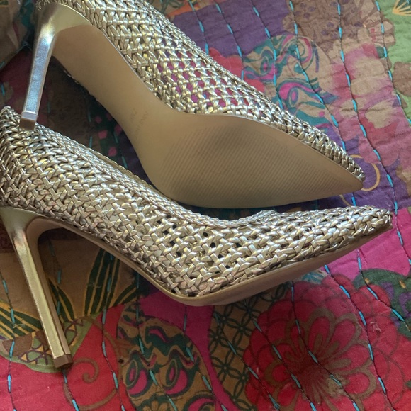 Nine West Gold Woven Heels - Picture 9 of 11